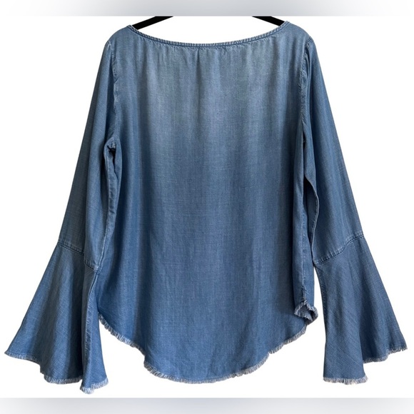 CLOTH & STONE 100% Tencel Lightweight Denim Flounce Sleeve Frayed Hem Top Size L - Picture 6 of 8
